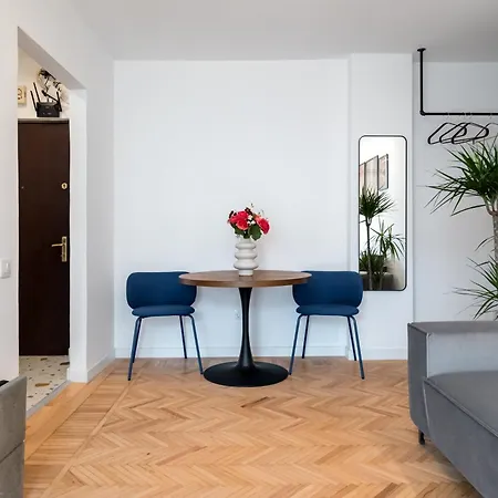 Aesthetic Daire Bükreş